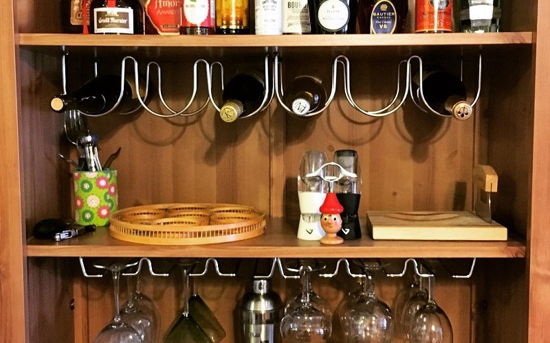 Bookshelf Bar